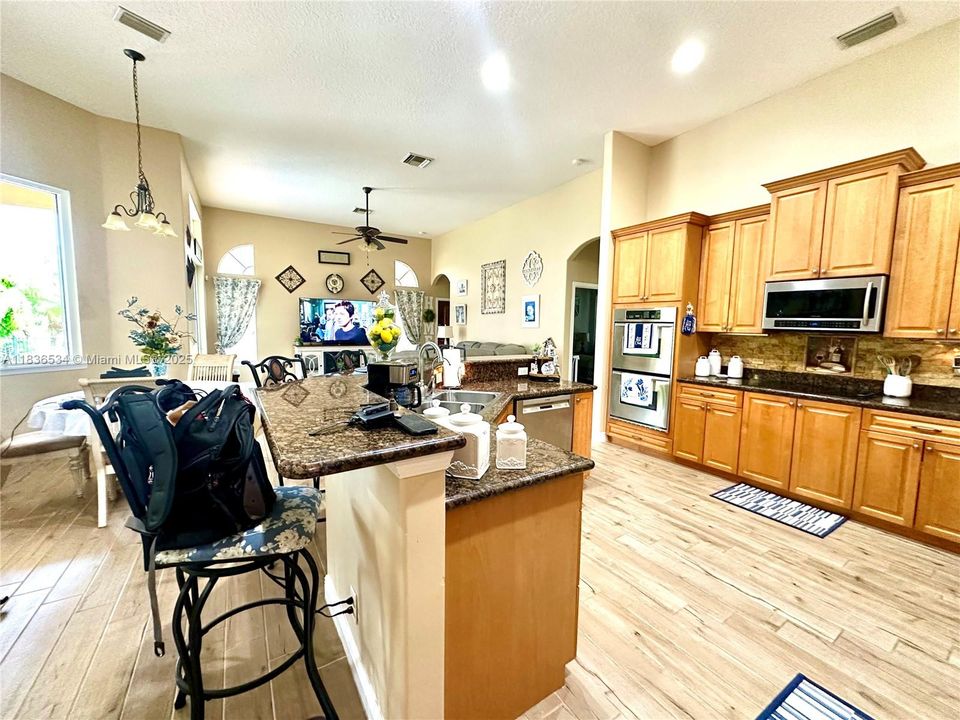 For Sale: $980,000 (4 beds, 3 baths, 3118 Square Feet)