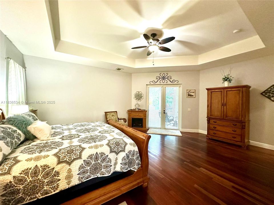 For Sale: $980,000 (4 beds, 3 baths, 3118 Square Feet)