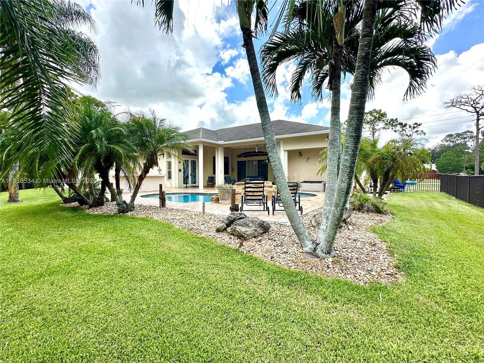 For Sale: $980,000 (4 beds, 3 baths, 3118 Square Feet)