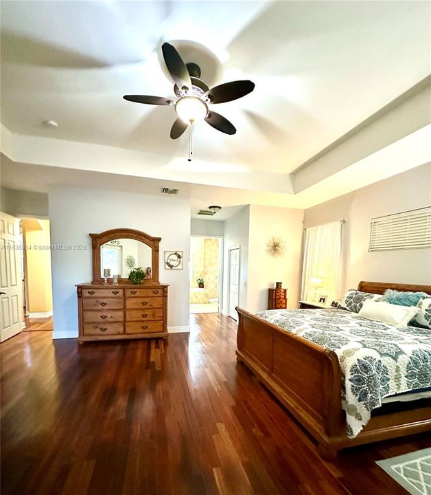 For Sale: $980,000 (4 beds, 3 baths, 3118 Square Feet)