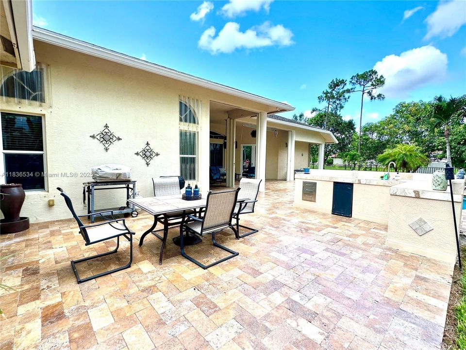 For Sale: $980,000 (4 beds, 3 baths, 3118 Square Feet)
