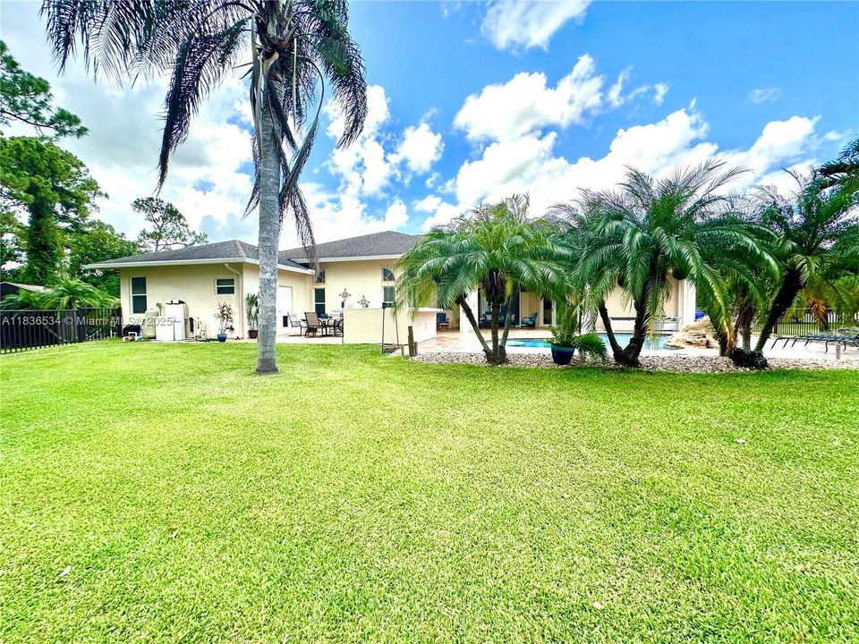 For Sale: $980,000 (4 beds, 3 baths, 3118 Square Feet)