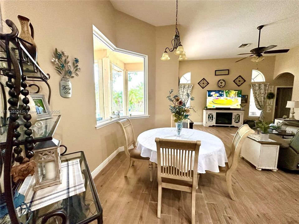 For Sale: $980,000 (4 beds, 3 baths, 3118 Square Feet)