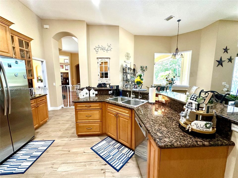 For Sale: $980,000 (4 beds, 3 baths, 3118 Square Feet)