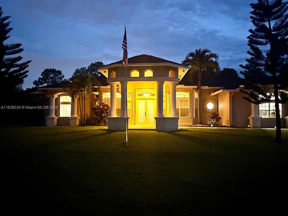 For Sale: $980,000 (4 beds, 3 baths, 3118 Square Feet)