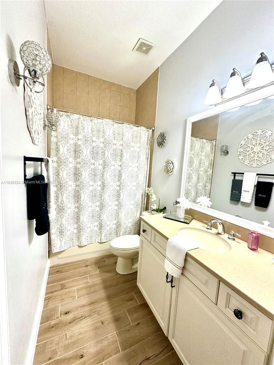 For Sale: $980,000 (4 beds, 3 baths, 3118 Square Feet)