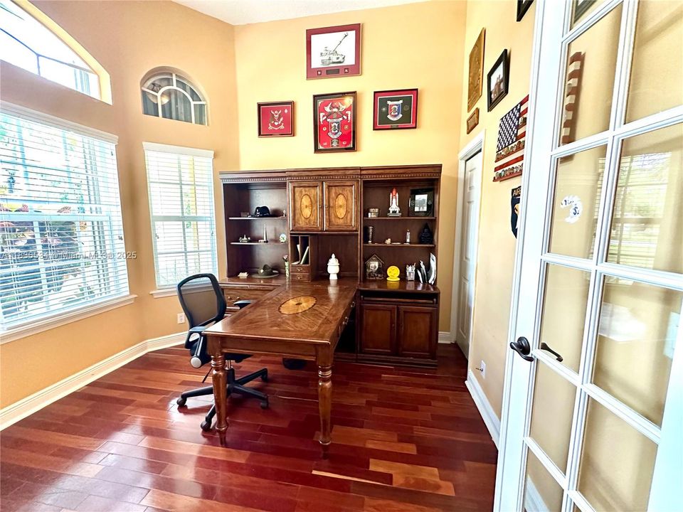 For Sale: $980,000 (4 beds, 3 baths, 3118 Square Feet)