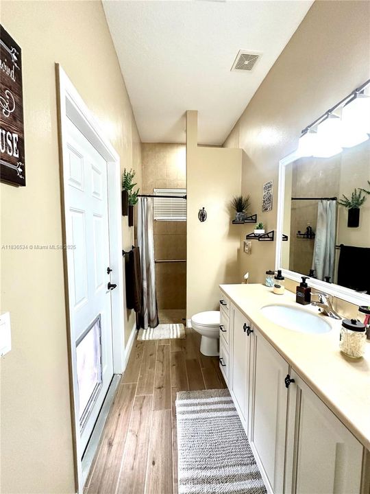 For Sale: $980,000 (4 beds, 3 baths, 3118 Square Feet)