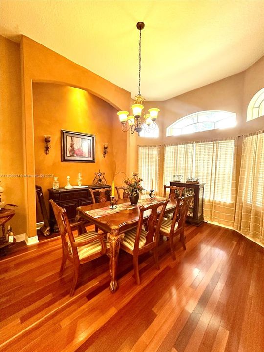 For Sale: $980,000 (4 beds, 3 baths, 3118 Square Feet)