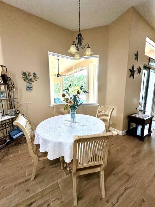 For Sale: $980,000 (4 beds, 3 baths, 3118 Square Feet)