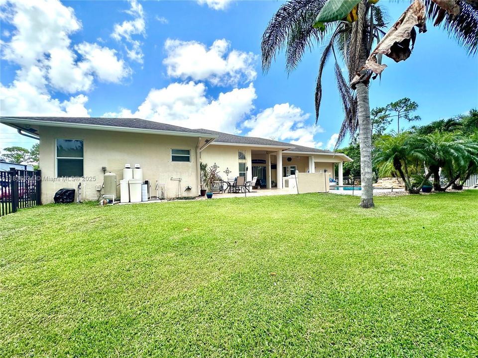 For Sale: $980,000 (4 beds, 3 baths, 3118 Square Feet)