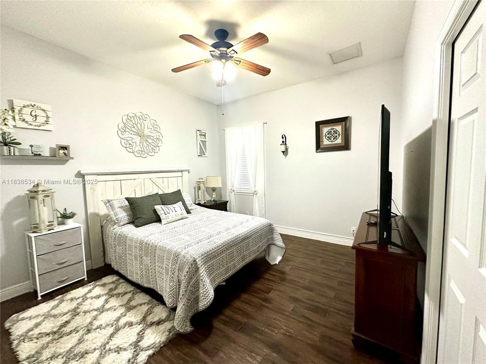 For Sale: $980,000 (4 beds, 3 baths, 3118 Square Feet)