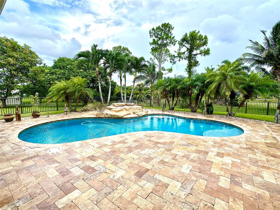 For Sale: $980,000 (4 beds, 3 baths, 3118 Square Feet)