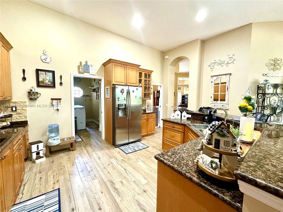 For Sale: $980,000 (4 beds, 3 baths, 3118 Square Feet)