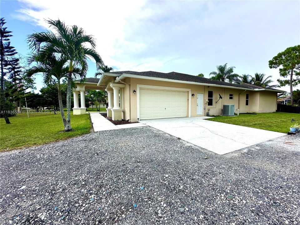 For Sale: $980,000 (4 beds, 3 baths, 3118 Square Feet)