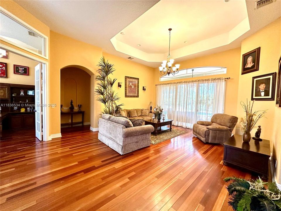 For Sale: $980,000 (4 beds, 3 baths, 3118 Square Feet)