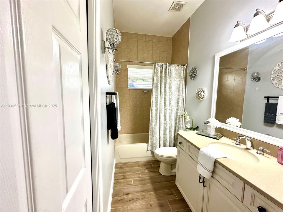 For Sale: $980,000 (4 beds, 3 baths, 3118 Square Feet)