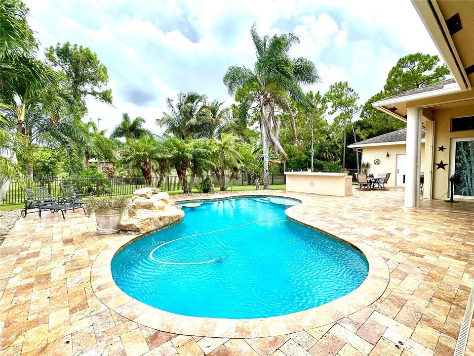 For Sale: $980,000 (4 beds, 3 baths, 3118 Square Feet)