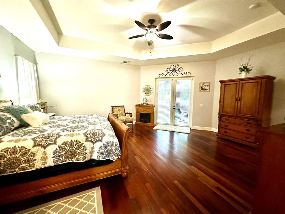 For Sale: $980,000 (4 beds, 3 baths, 3118 Square Feet)