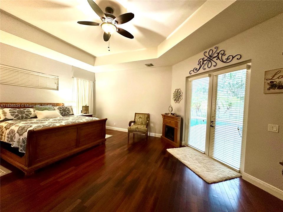 For Sale: $980,000 (4 beds, 3 baths, 3118 Square Feet)