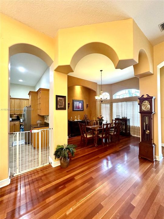 For Sale: $980,000 (4 beds, 3 baths, 3118 Square Feet)