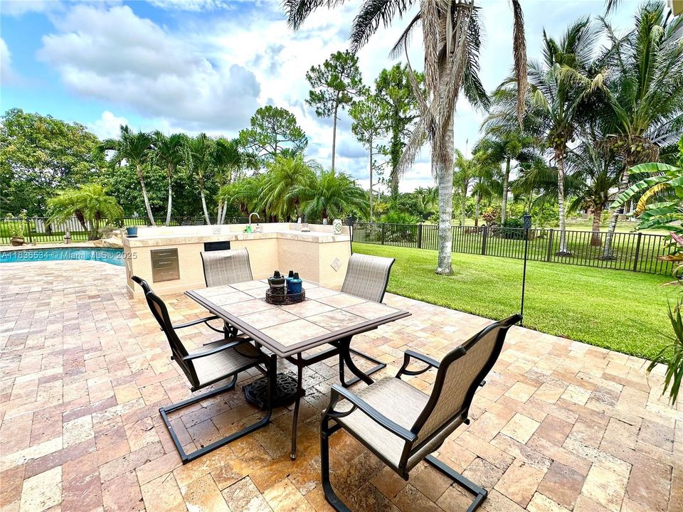 For Sale: $980,000 (4 beds, 3 baths, 3118 Square Feet)