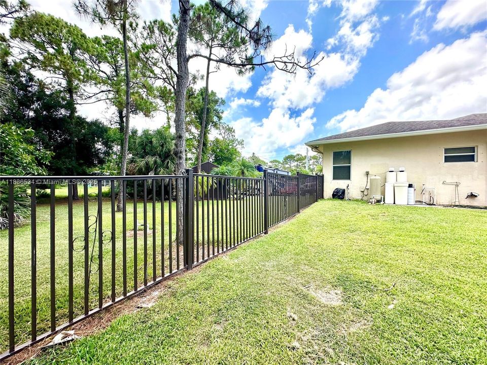 For Sale: $980,000 (4 beds, 3 baths, 3118 Square Feet)