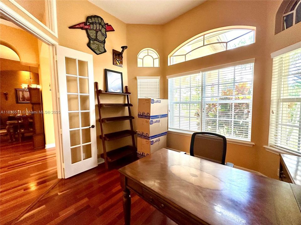 For Sale: $980,000 (4 beds, 3 baths, 3118 Square Feet)