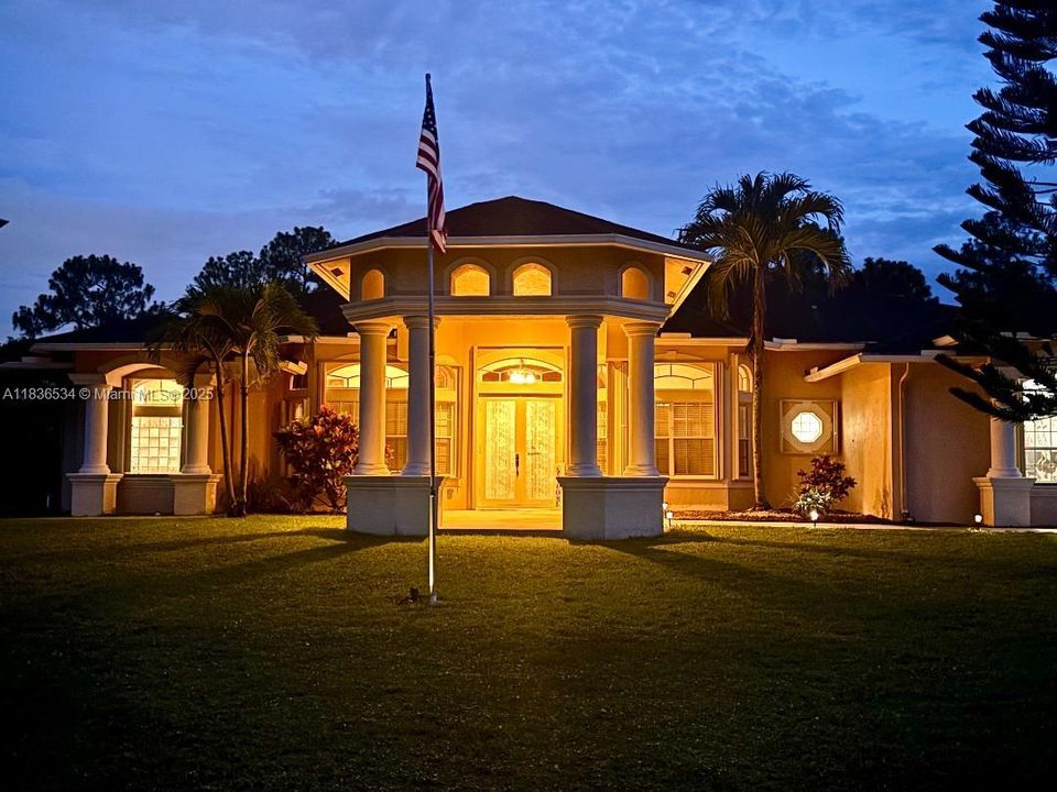 For Sale: $980,000 (4 beds, 3 baths, 3118 Square Feet)