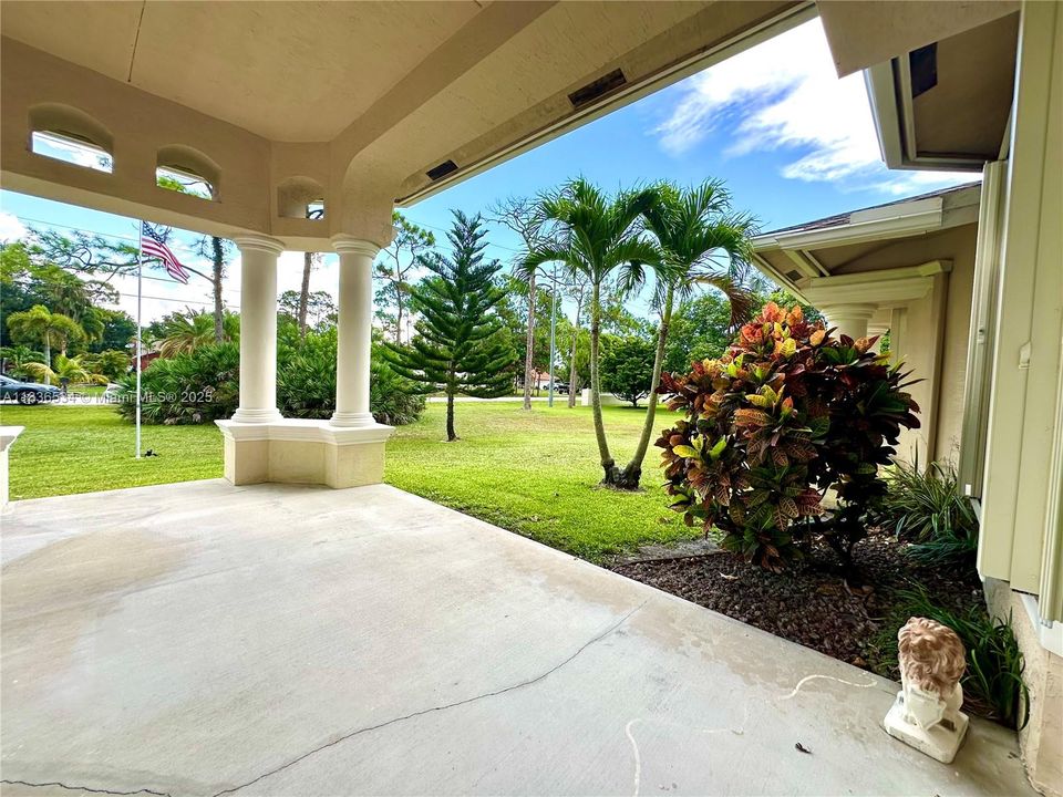 For Sale: $980,000 (4 beds, 3 baths, 3118 Square Feet)