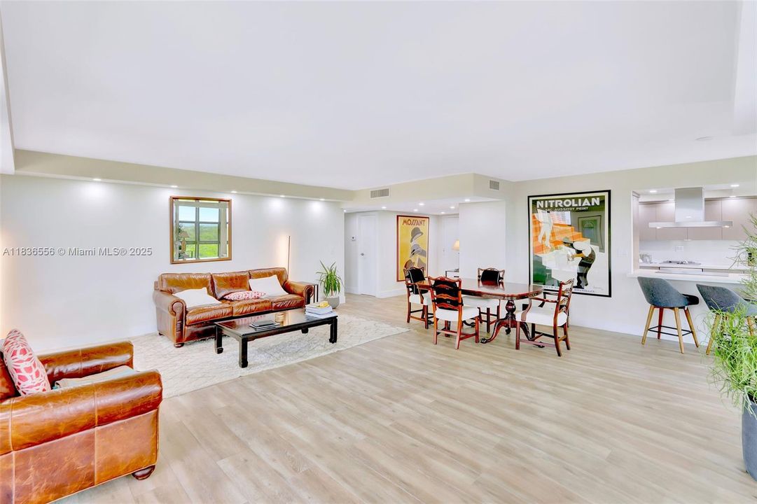 合同活跃: $1,795,000 (2 贝兹, 2 浴室, 1782 平方英尺)