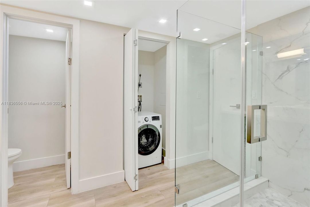 合同活跃: $1,795,000 (2 贝兹, 2 浴室, 1782 平方英尺)