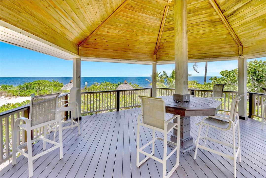 合同活跃: $1,795,000 (2 贝兹, 2 浴室, 1782 平方英尺)