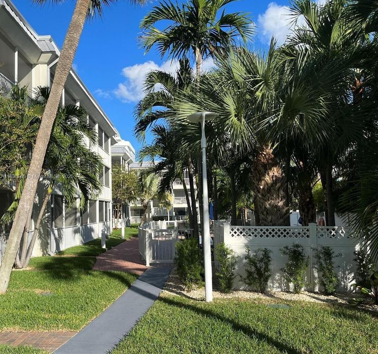 Recientemente alquilado: $1,600 (1 camas, 1 baños, 641 Pies cuadrados)