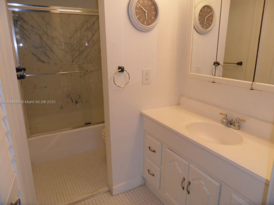 Recientemente alquilado: $1,600 (1 camas, 1 baños, 641 Pies cuadrados)