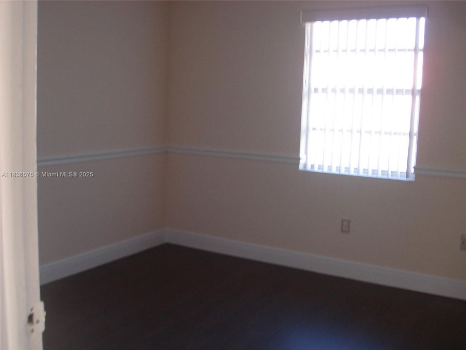 Recently Rented: $2,950 (4 beds, 2 baths, 1425 Square Feet)