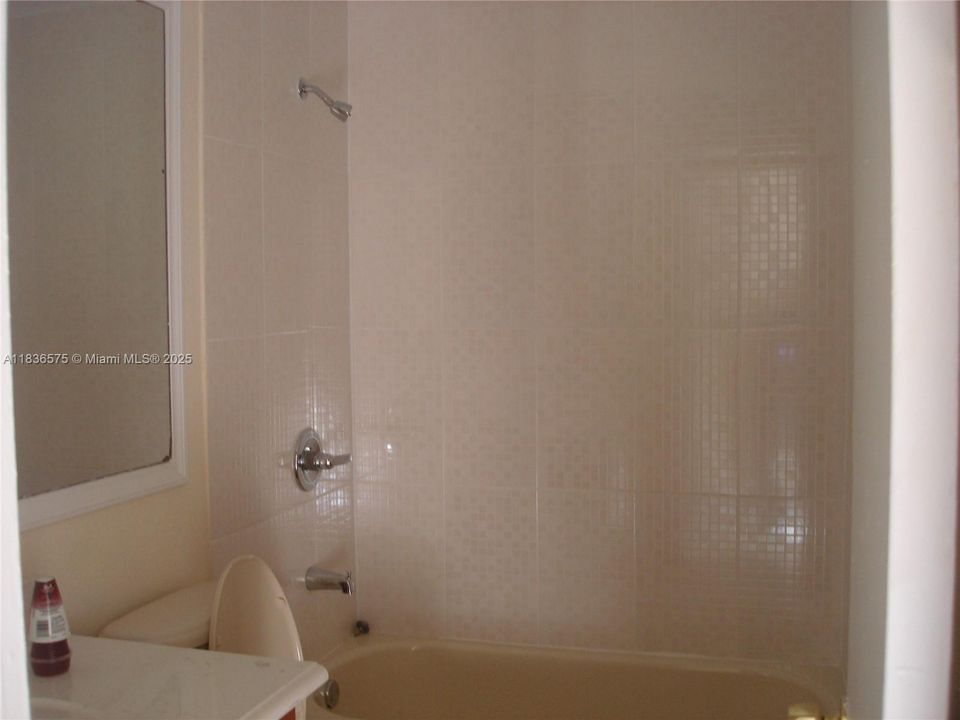 Recently Rented: $2,950 (4 beds, 2 baths, 1425 Square Feet)