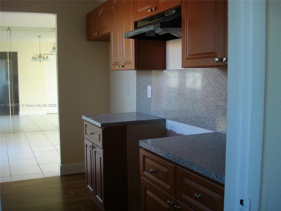 Recently Rented: $2,950 (4 beds, 2 baths, 1425 Square Feet)