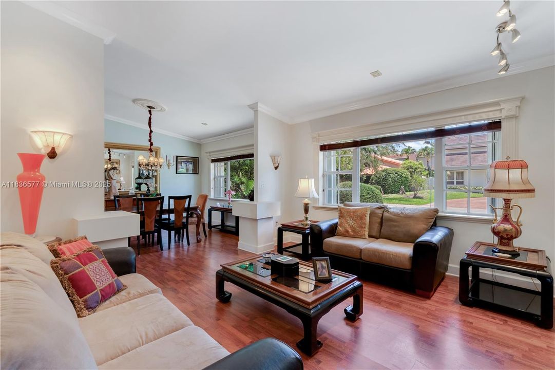 Recently Sold: $980,000 (5 beds, 3 baths, 3621 Square Feet)