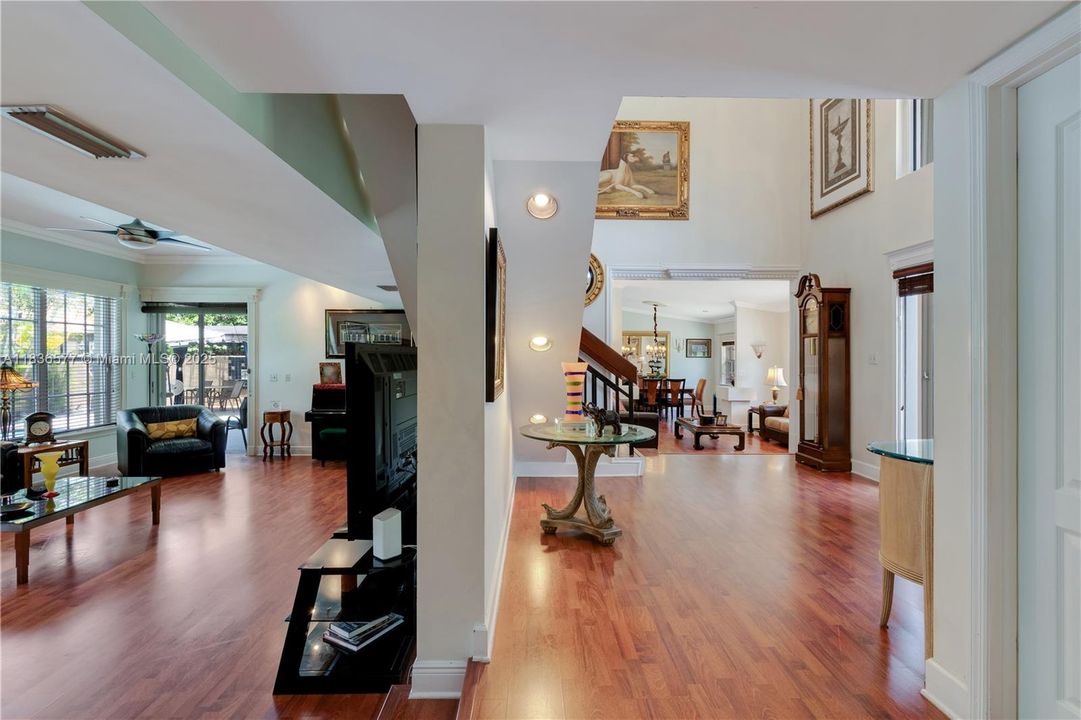 Recently Sold: $980,000 (5 beds, 3 baths, 3621 Square Feet)