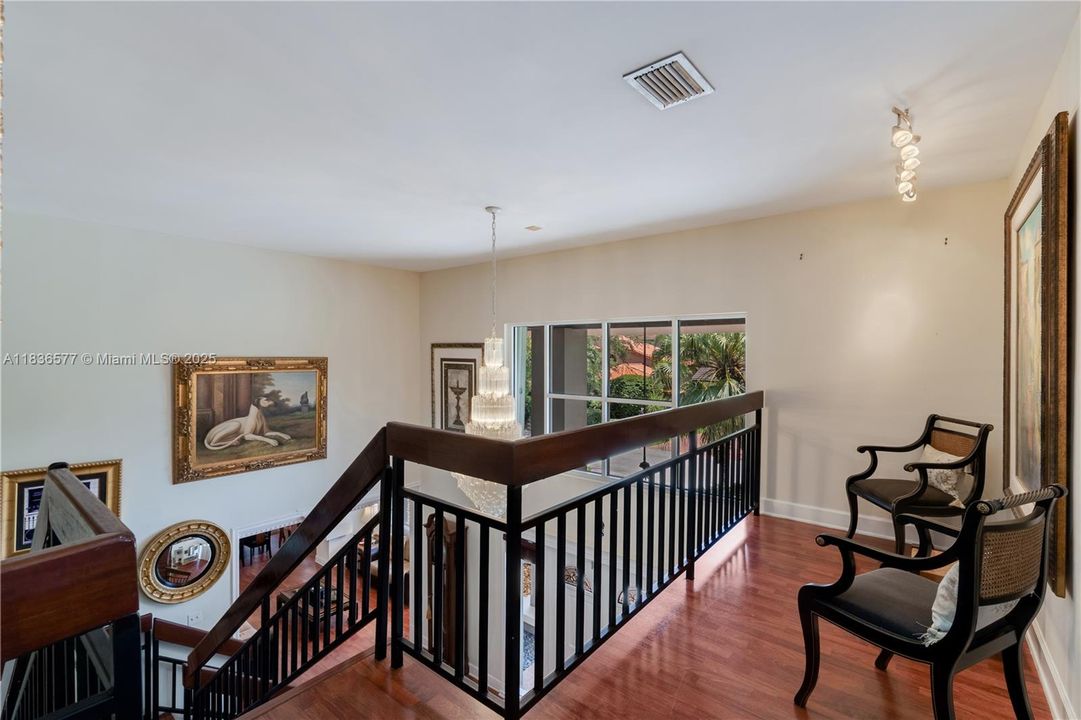 Recently Sold: $980,000 (5 beds, 3 baths, 3621 Square Feet)