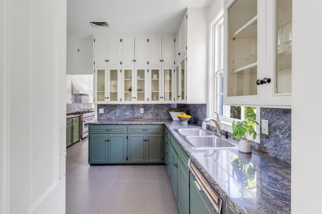 BUTLERS PANTRY