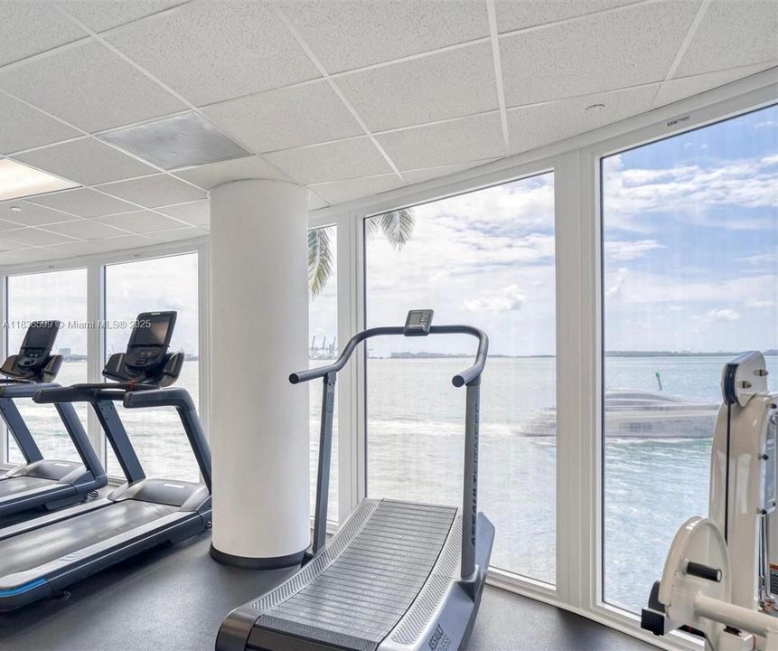 Недавно продано: $520,000 (2 спален, 2 ванн, 1065 Квадратных фут)