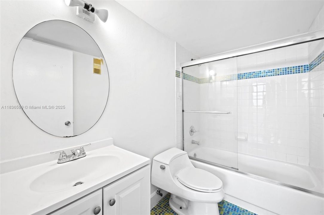 Недавно продано: $520,000 (2 спален, 2 ванн, 1065 Квадратных фут)