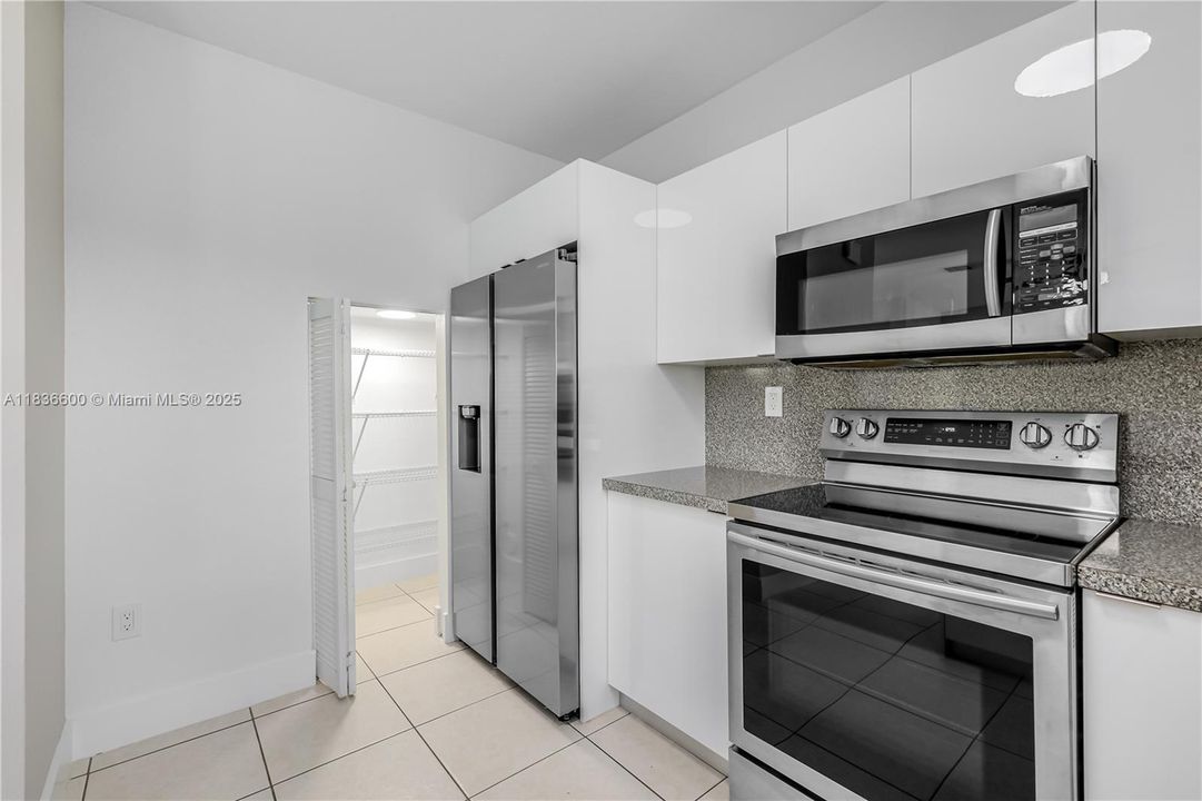 For Rent: $3,500 (3 beds, 2 baths, 1608 Square Feet)