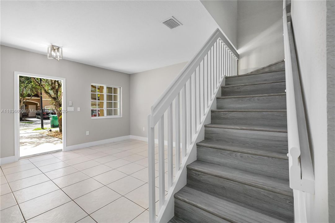 For Rent: $3,500 (3 beds, 2 baths, 1608 Square Feet)