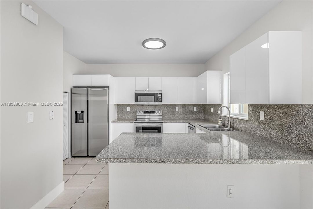 For Rent: $3,500 (3 beds, 2 baths, 1608 Square Feet)