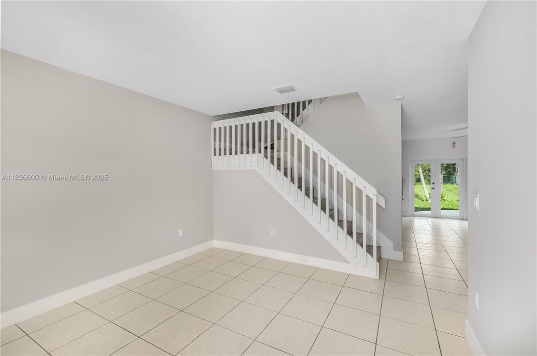 For Rent: $3,500 (3 beds, 2 baths, 1608 Square Feet)