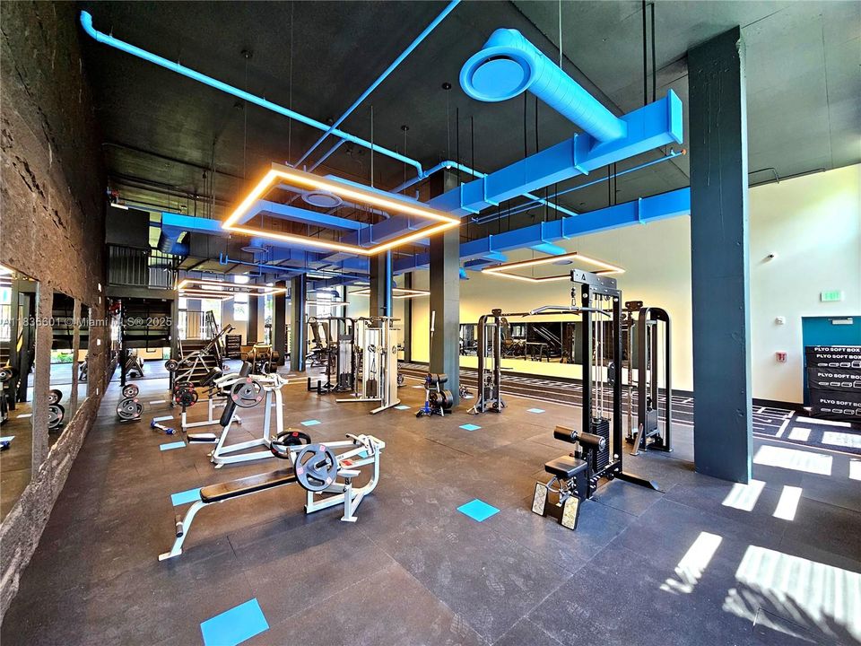 For Rent: $3,205 (2 beds, 2 baths, 1015 Square Feet)