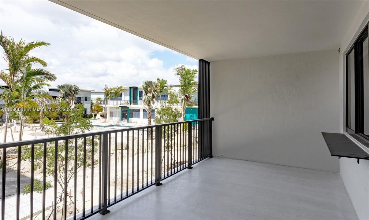 For Rent: $3,205 (2 beds, 2 baths, 1015 Square Feet)